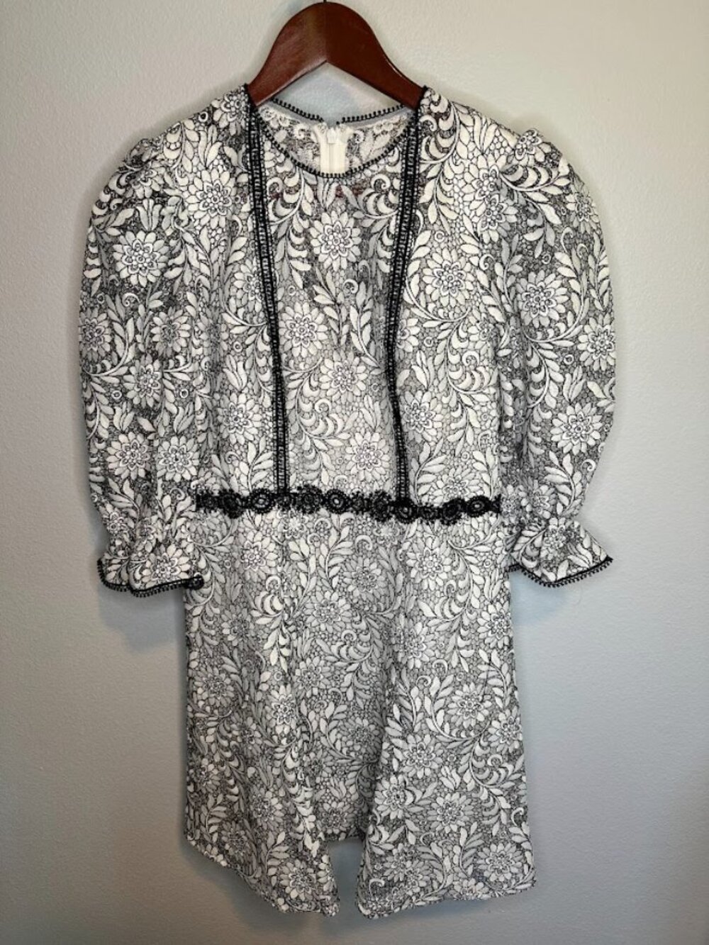 NWT Anthropologie Monique Lhuillier White Floral Embroidered Lace Mini Dress- 4P